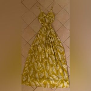 Beautiful Dress new without tag.